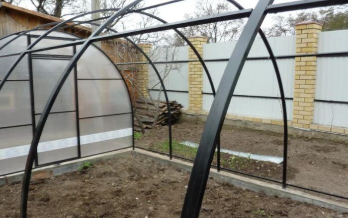 Αψιδωτό θερμοκήπιο