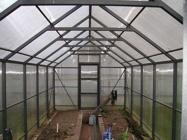 Оранжерия, изработена от профилни тръби