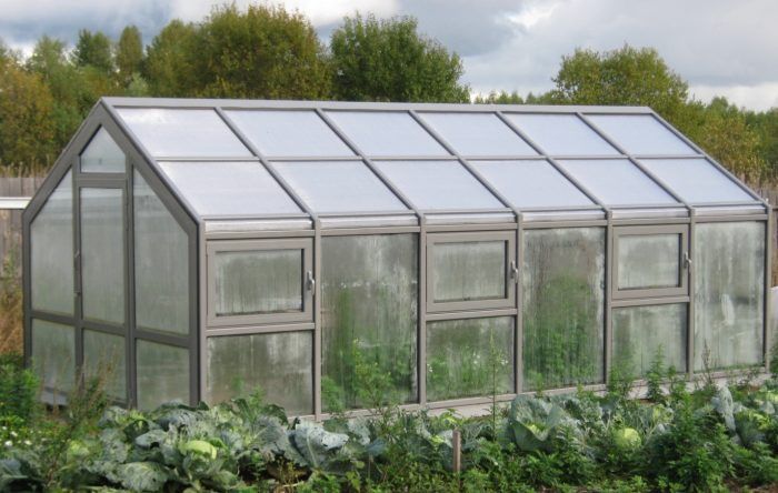 Стъклена оранжерия