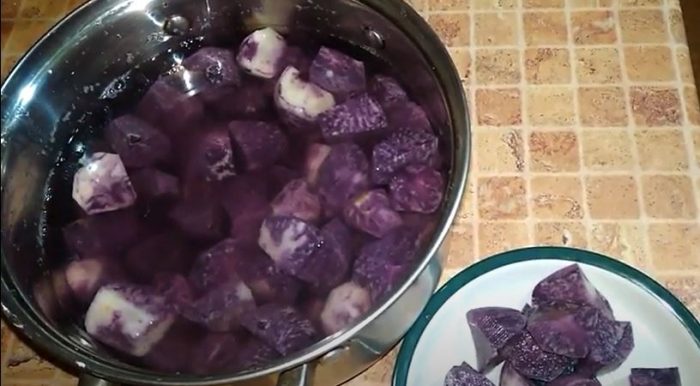 Варени картофи от екзотичен сорт