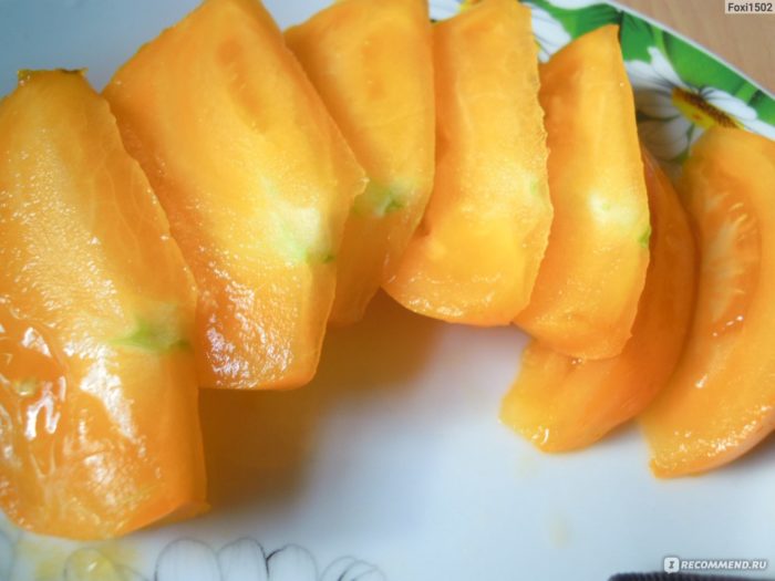 Μια διατομή της ποικιλίας ντομάτας King of Siberia