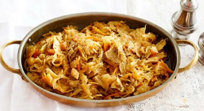 Кисело зеле с гъби порчини