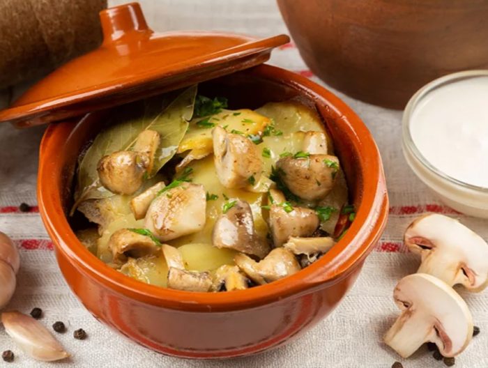 Тенджера с картофи и гъби