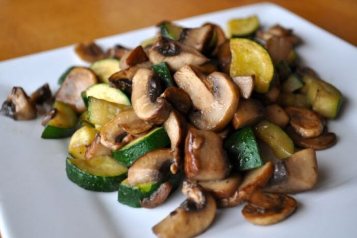 Тиквички и печурки