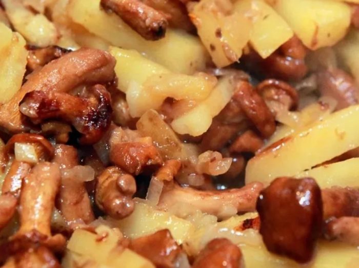 Картофи и медени гъби Гъби с картофи