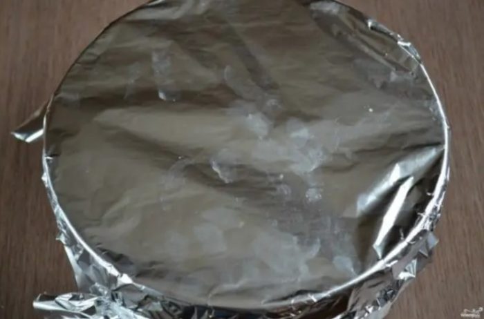 Ястие, покрито с фолио