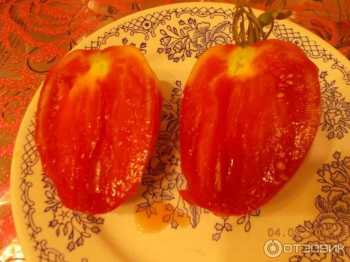 Домат в дупка