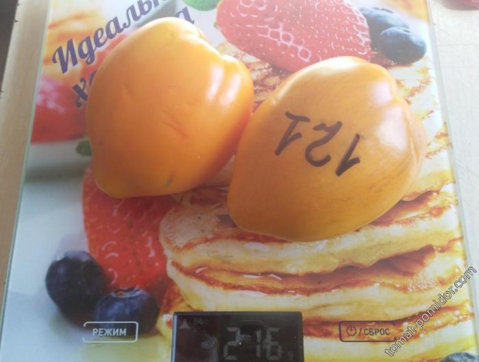 Големи жълти плодове