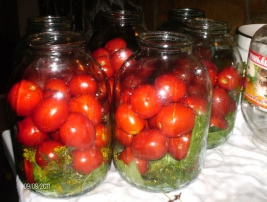 Домати в буркан Слагане на домати в буркан