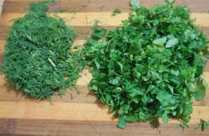 Измити зелени Нарязваме зелените