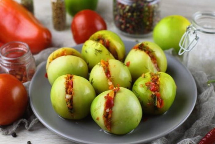 Солени пълнени зелени домати Пълнени зелени домати