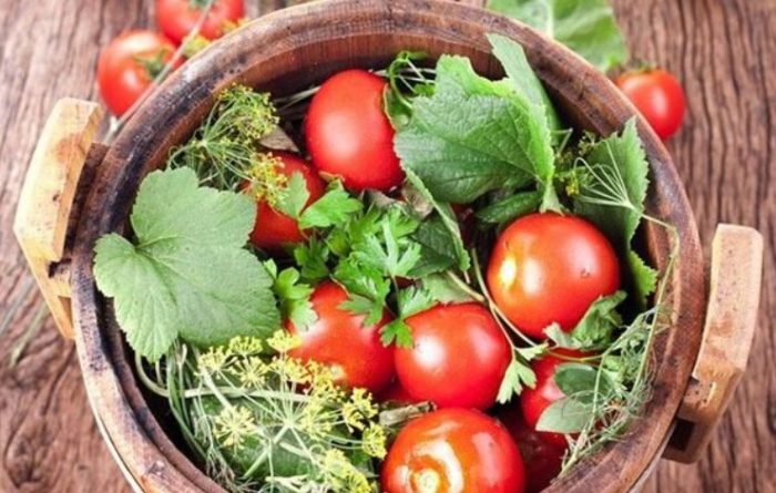 Домати в бъчва Домати в бъчва