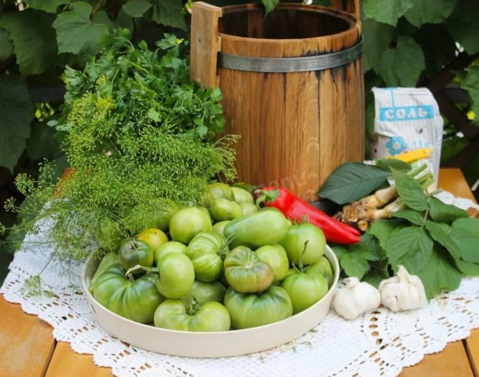 Мариноване на зелени домати в бъчва Мариноване на домати в бъчва